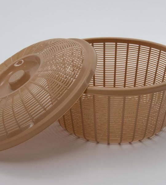 Bread basket with lid