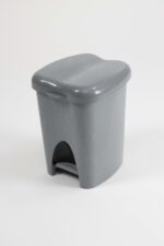 Small dustbin with Pedal - Image 5